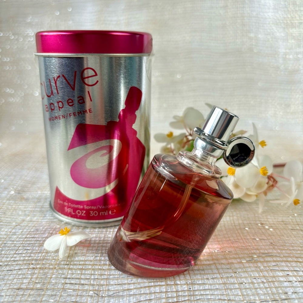 “Curve Appeal” by LIZ CLAIBORNE